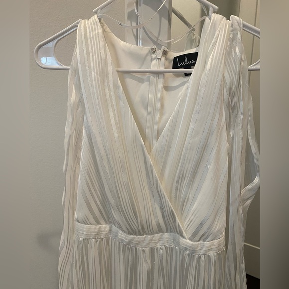 White chiffon Lulus maxi dress - Picture 4 of 5